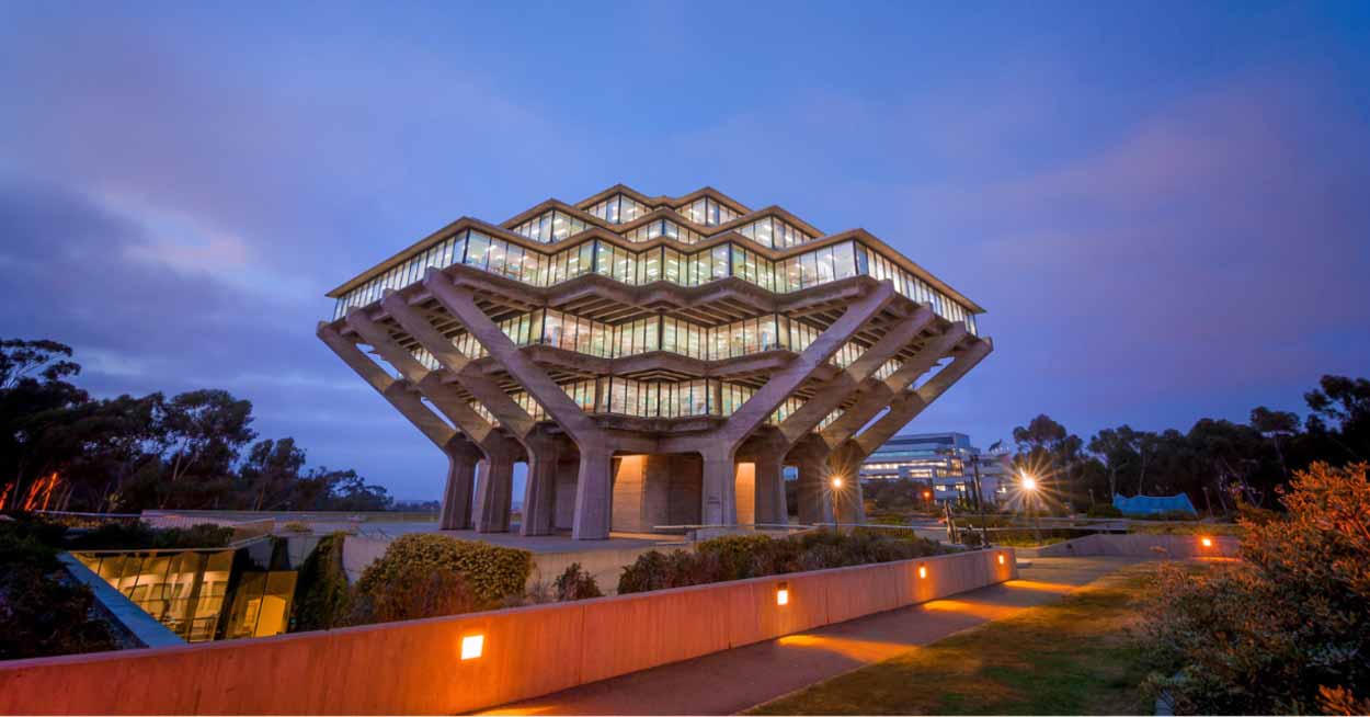 Geisel library at dusk